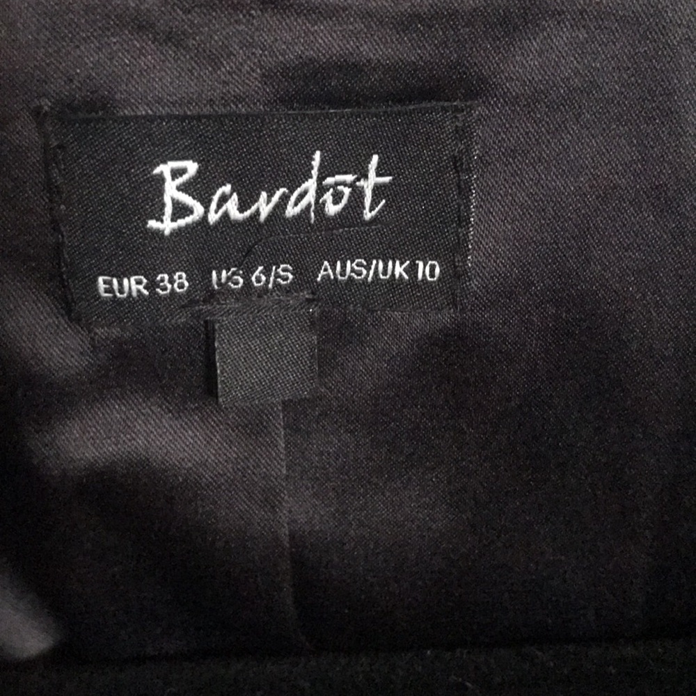 Bardot Elegant Black Cutout Blazer - Picture 2 of 8